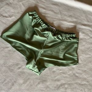 MANGO silky pajama shorts. Size medium. NWT.